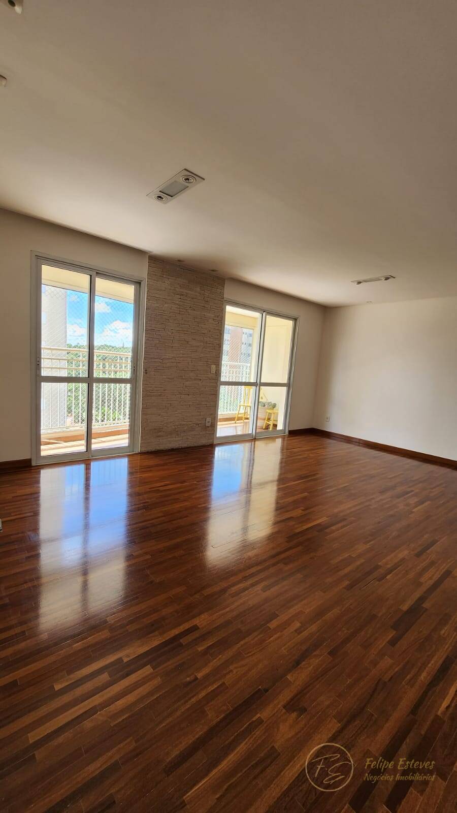 Apartamento à venda e aluguel com 3 quartos, 111m² - Foto 1