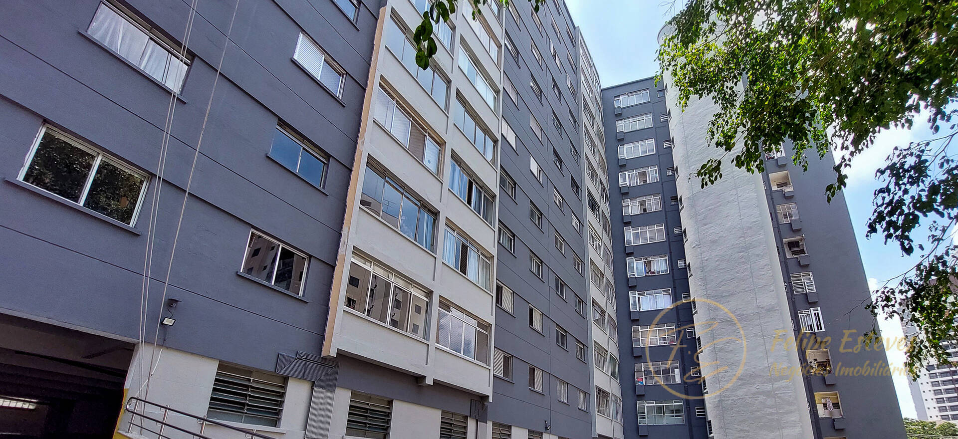 Apartamento à venda com 3 quartos, 120m² - Foto 2