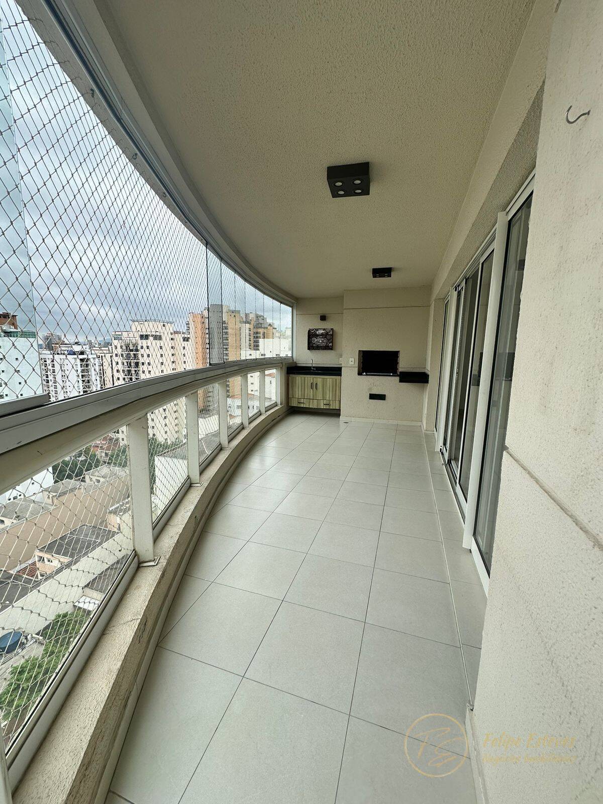 Apartamento à venda com 4 quartos, 219m² - Foto 1