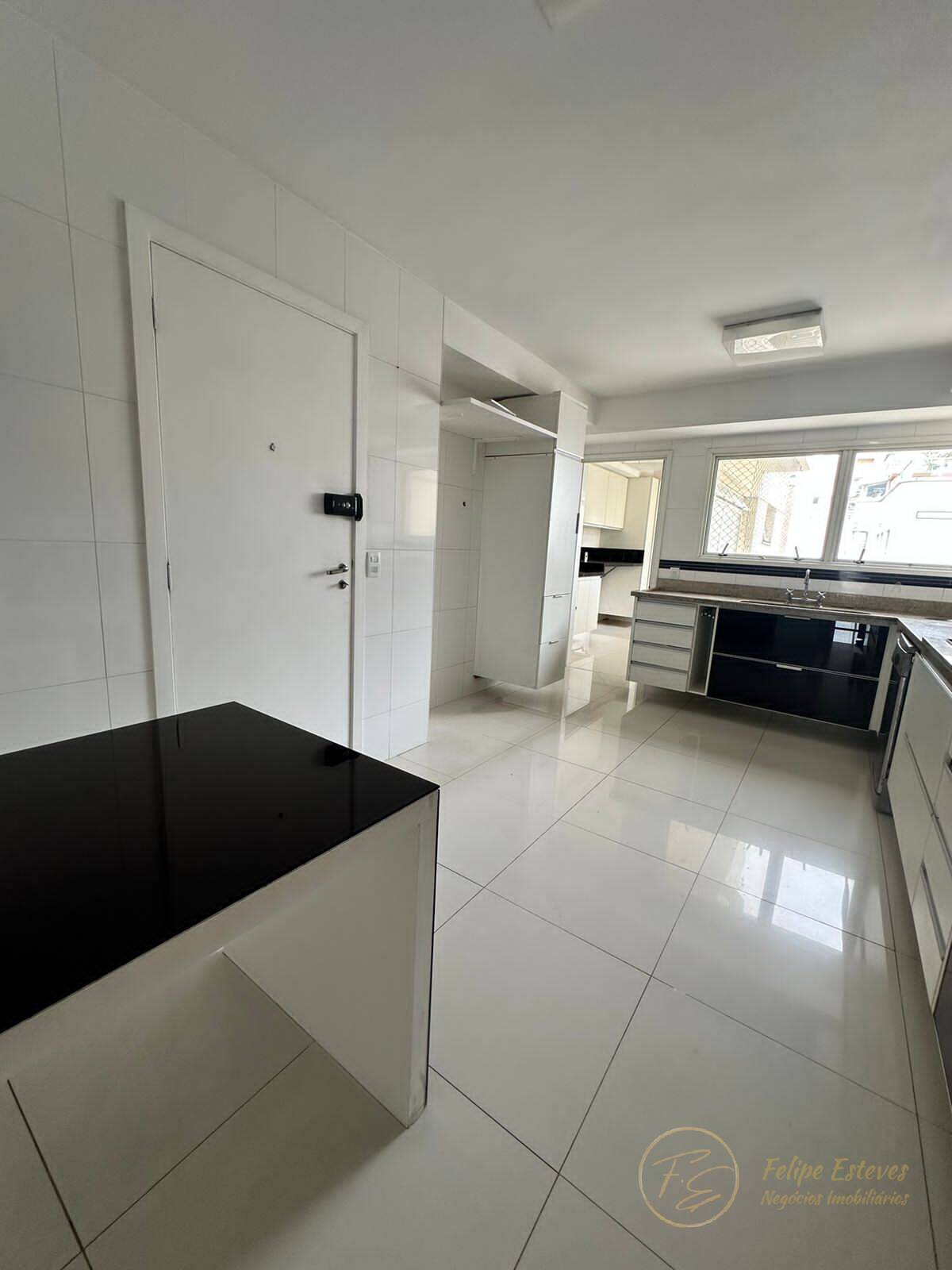 Apartamento à venda com 4 quartos, 219m² - Foto 7