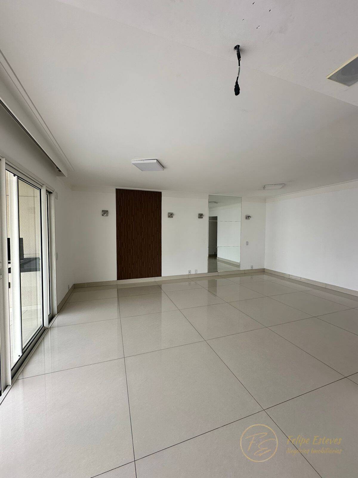 Apartamento à venda com 4 quartos, 219m² - Foto 10