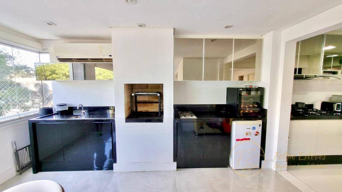 Apartamento à venda com 3 quartos, 184m² - Foto 2